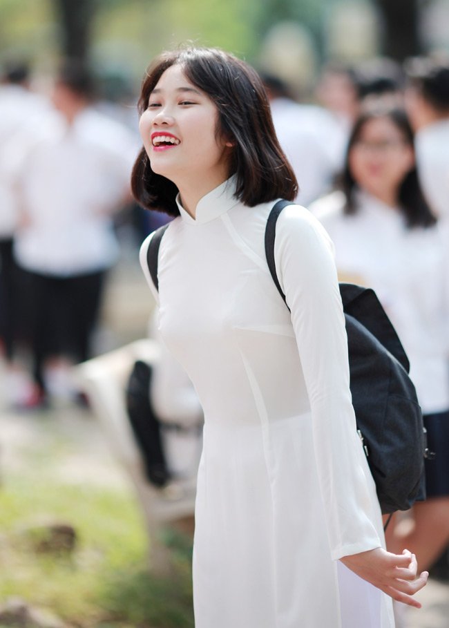 Nữ sinh Chu Văn An rạng rỡ ngày bế giảng