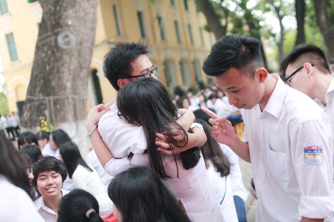 Nữ sinh Chu Văn An rạng rỡ ngày bế giảng