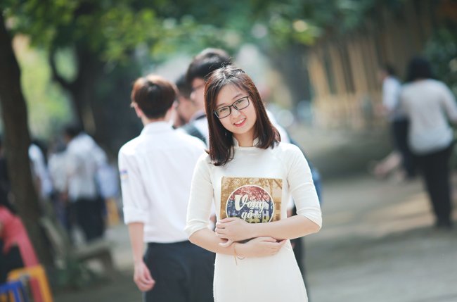 Nữ sinh Chu Văn An rạng rỡ ngày bế giảng