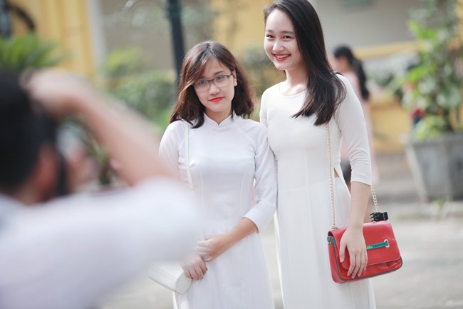 Nữ sinh Chu Văn An rạng rỡ ngày bế giảng
