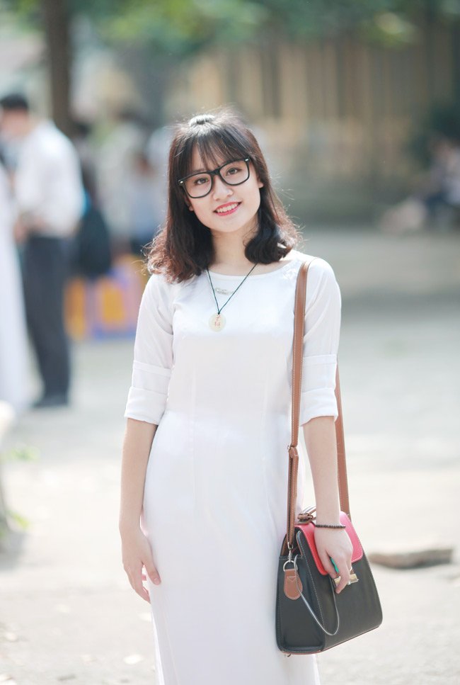 Nữ sinh Chu Văn An rạng rỡ ngày bế giảng