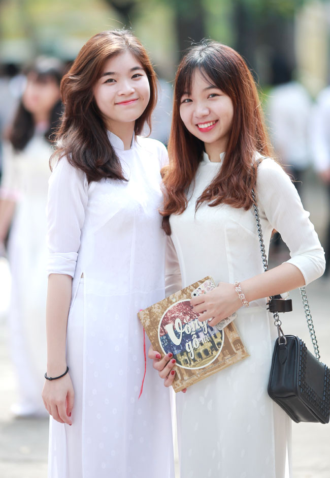 Nữ sinh Chu Văn An rạng rỡ ngày bế giảng