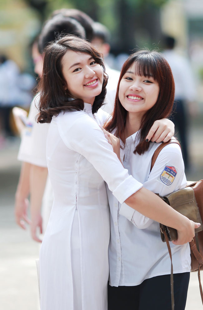 Nữ sinh Chu Văn An rạng rỡ ngày bế giảng