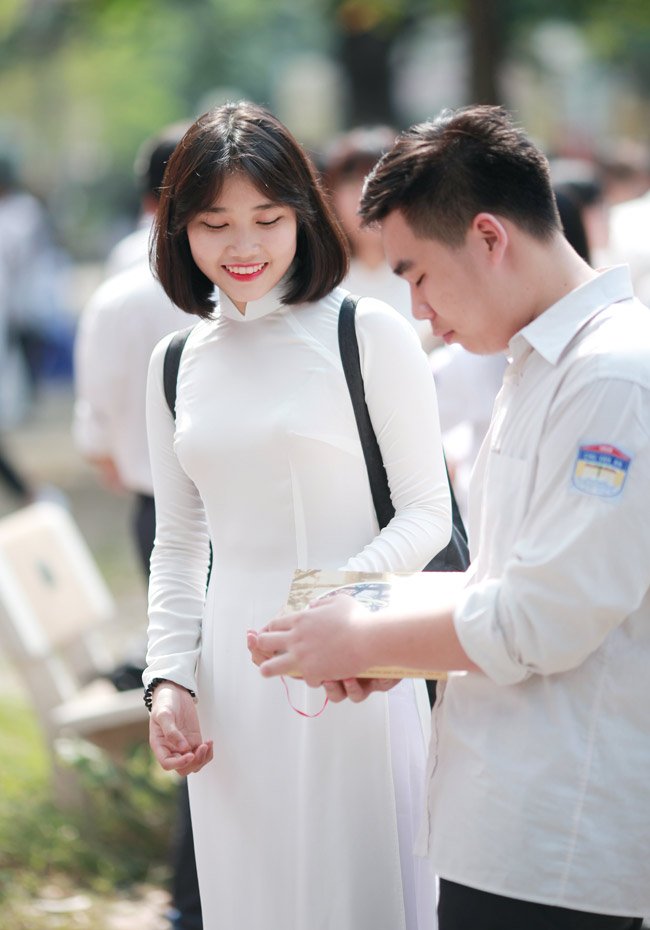 Nữ sinh Chu Văn An rạng rỡ ngày bế giảng